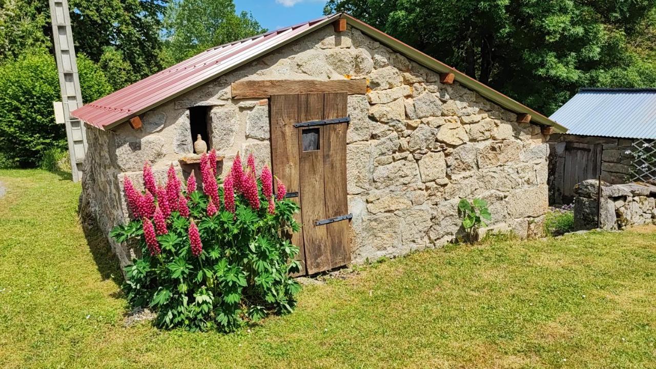 La Maison Du Mas Rando Saint-Georges-Nigremont Exterior foto